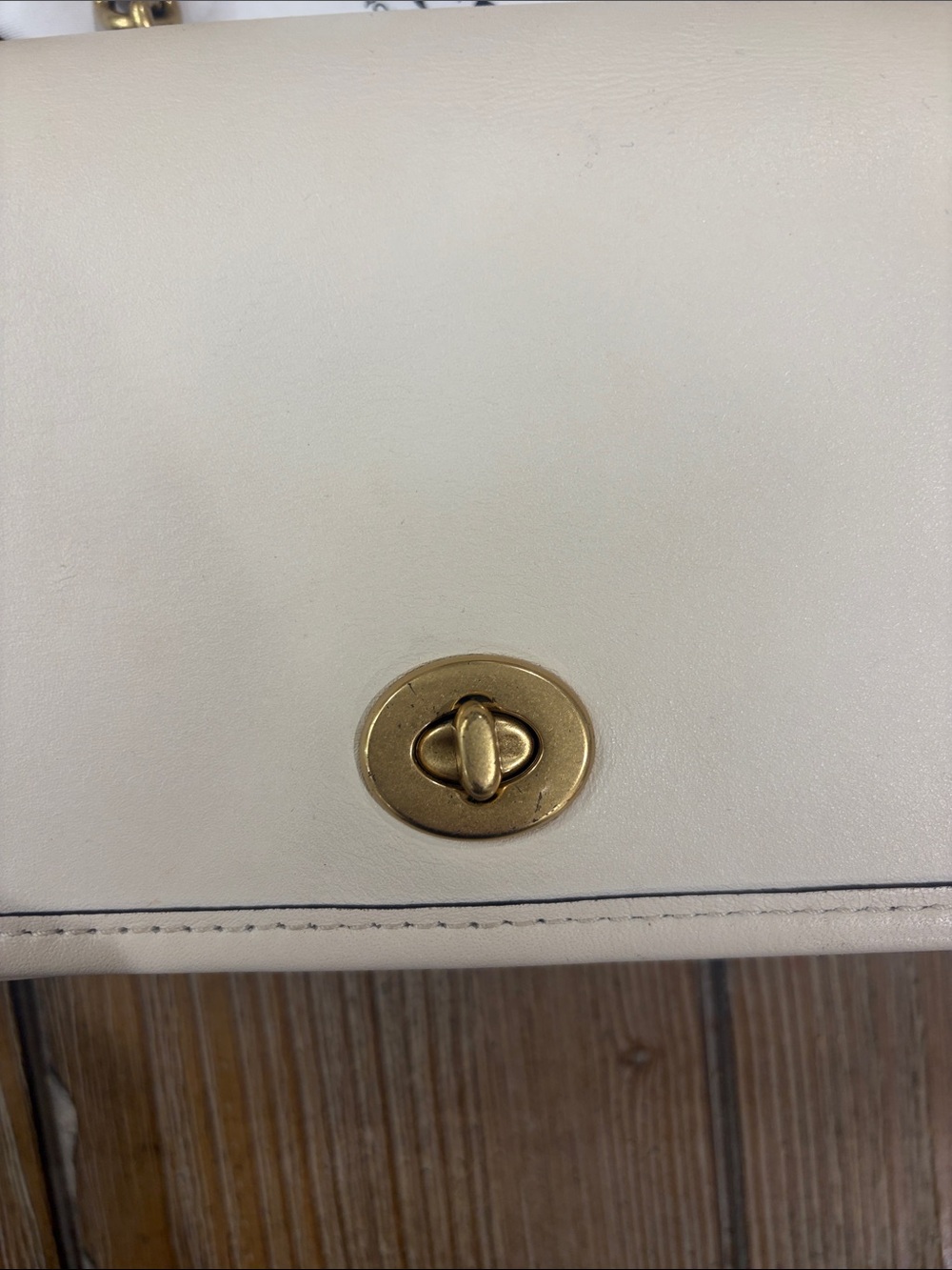 Coach Cream Leather Crossbody with Gold Chain Strap (extra straps) - Picture 4 of 5